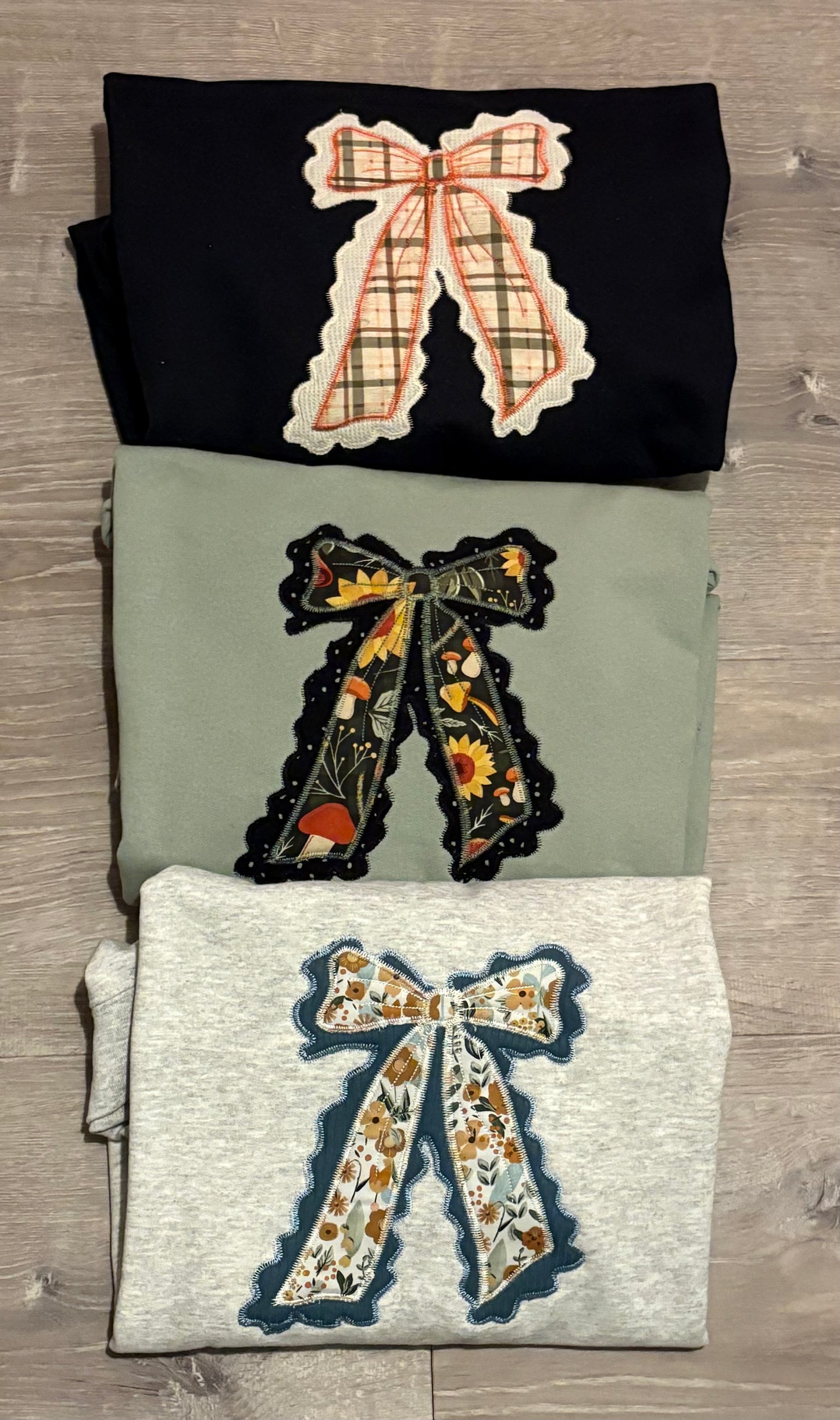 *Mystery* Bow Crewneck